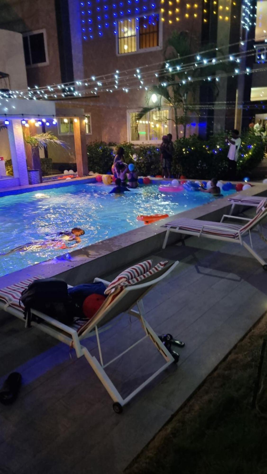 Mokaa Residence Hoteliere 로메 외부 사진
