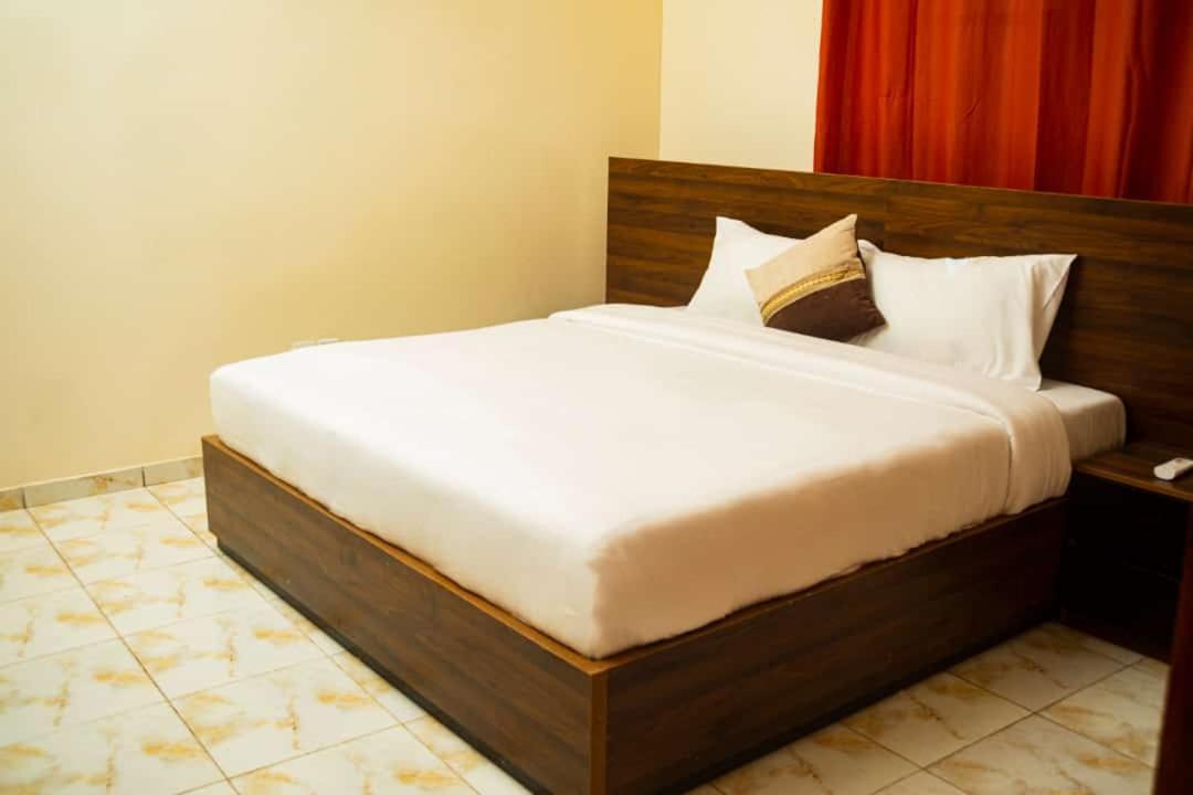 Mokaa Residence Hoteliere 로메 외부 사진