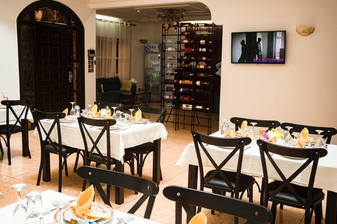 Mokaa Residence Hoteliere 로메 외부 사진