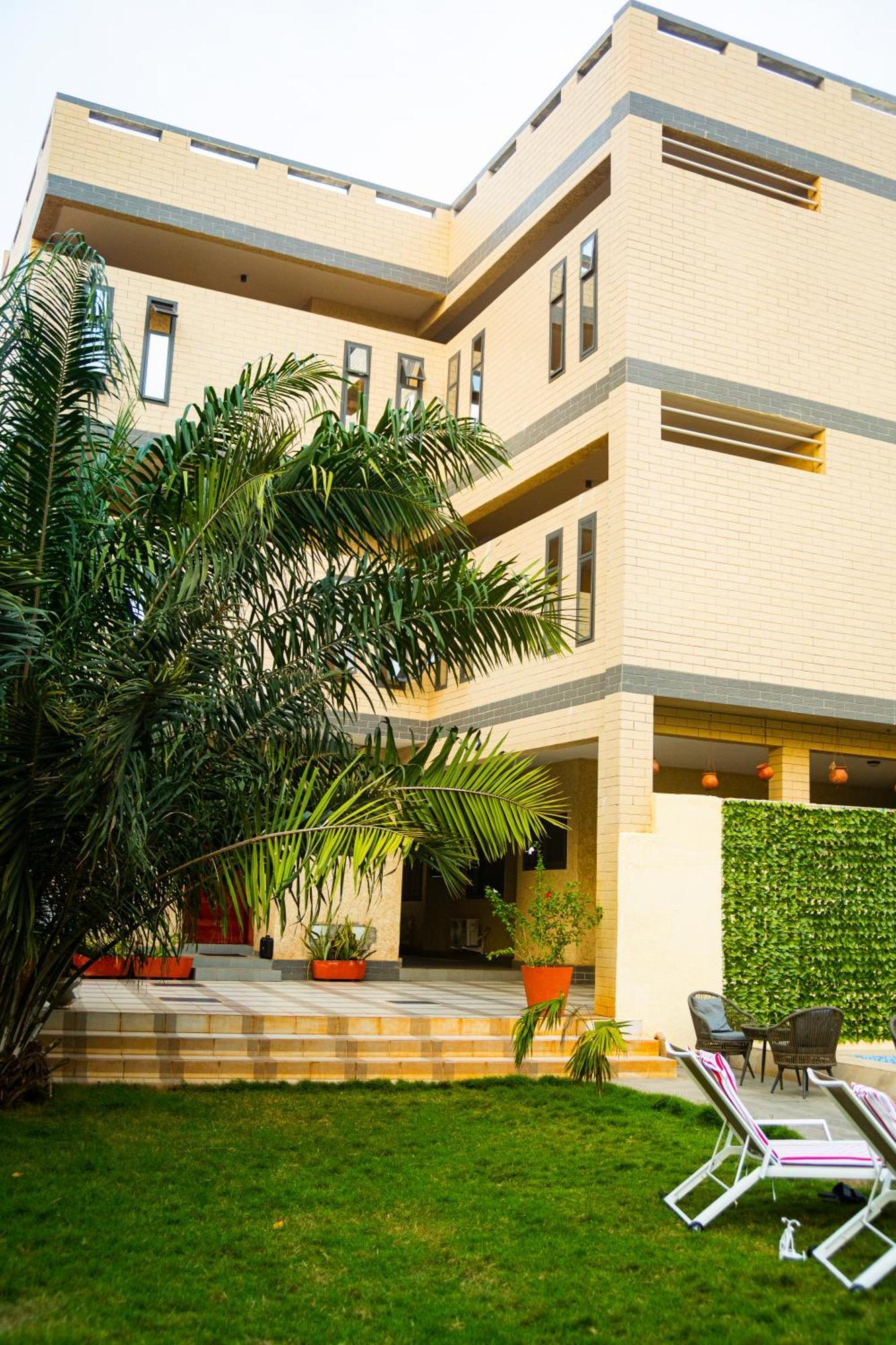 Mokaa Residence Hoteliere 로메 외부 사진