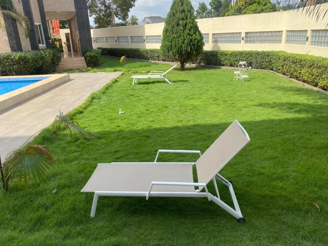 Mokaa Residence Hoteliere 로메 외부 사진